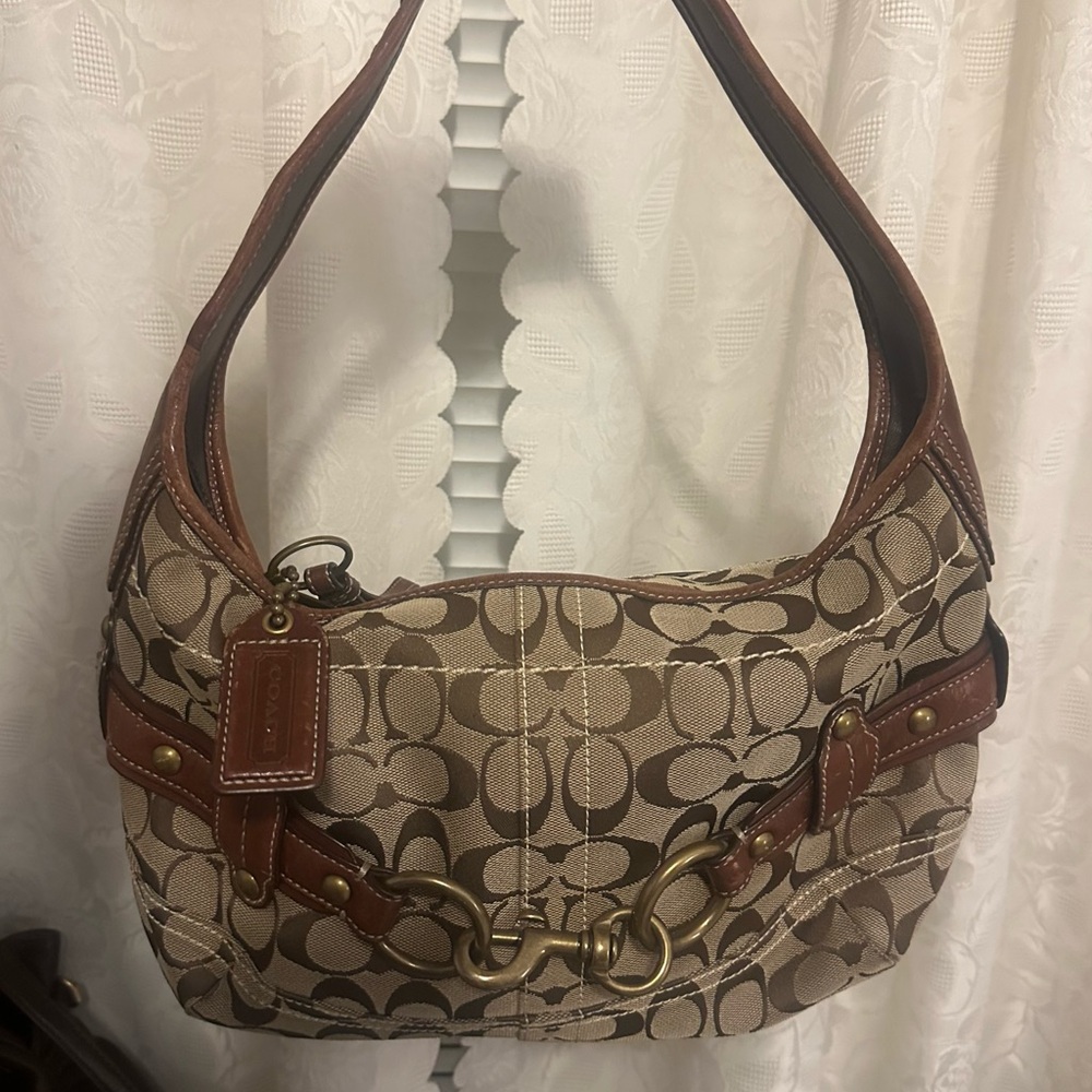 ✨SOLD Coach Signature Canvas Shoulder Bag in Khaki and Brown